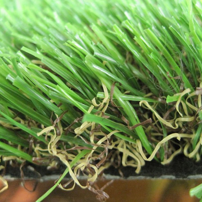 165 puntos de sutura/m Hierba sintética falsa utilizada en patios, balcones y patios de recreo con una altura de pila de 50 mm