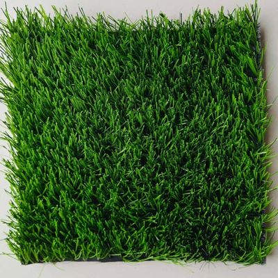 Césped artificial resistente a los rayos UV para campos de fútbol estándar