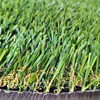 Césped verde artificial de 30 mm para la colocación y decoración con colores brillantes y un fuerte soporte adhesivo