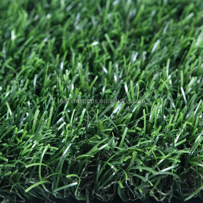 Material PP Hierba artificial de ocio utilizada para balcón del patio trasero y jardín de infantes con resistencia a los rayos UV