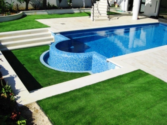 Parque de juegos de alta densidad hierba sintética utilizada para piscinas o balcones con gran resistencia a los rayos UV