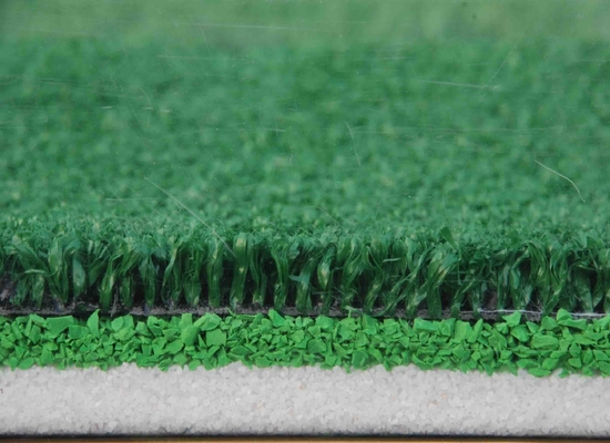 Hierba artificial de apoyo de golf de PP 266 puntos/m para uso al aire libre o suelo de la casa con alta densidad