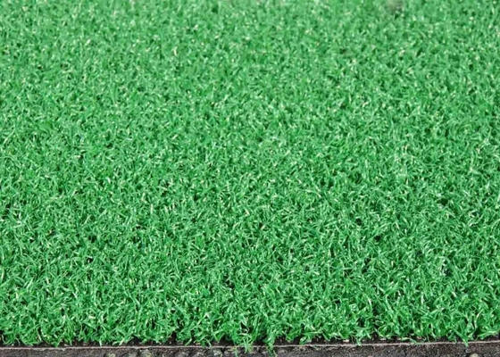 Hierba artificial de apoyo de golf de PP 266 puntos/m para uso al aire libre o suelo de la casa con alta densidad