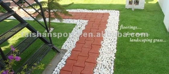Césped artificial paisajístico con revestimiento de PU con doble certificación FIFA y FIH e hilo de forma plana para alta durabilidad