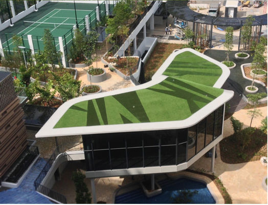 Bajo mantenimiento alta permeabilidad especificaciones personalizables jardinería césped artificial para patios de recreo y jardines de infantes