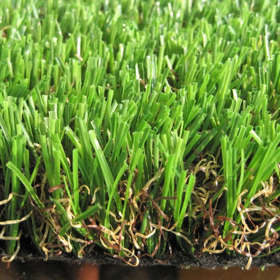 140 puntos de sutura/m de césped artificial de fútbol de 60 mm Césped falso para deportes con 12000 Dtex y 8820 densidad