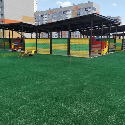 Césped artificial de tenis de 200 puntadas/M con altura de pelo de 20 mm en material de polietileno duradero