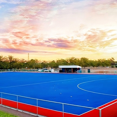 Césped artificial de hockey de 15 mm 8000 Dtex Césped sintético azul con bajo mantenimiento Excelente rendimiento