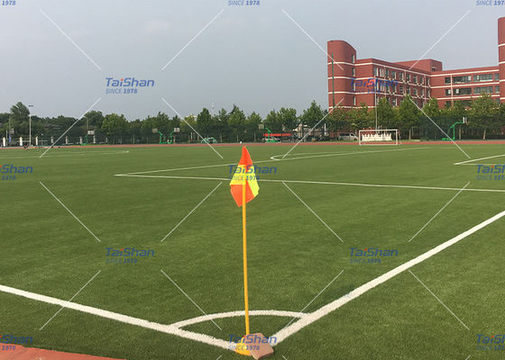 Césped artificial de alta densidad con certificación FIFA de 55 mm de altura para canchas de fútbol con bajo mantenimiento