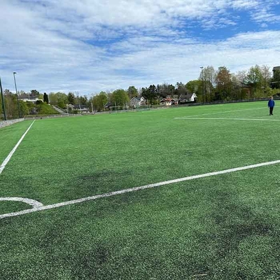 Césped artificial de 30 mm para el patio de recreo para deportes y ocio