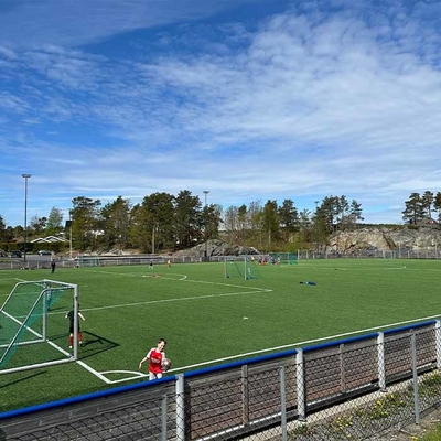 Césped artificial de 30 mm para el patio de recreo para deportes y ocio
