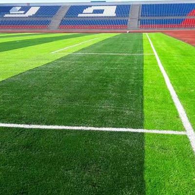 Césped artificial de fútbol de 50 mm de altura resistente a los rayos UV, aprobado por la FIFA, con alta densidad y bajo mantenimiento