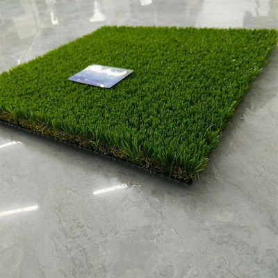 Césped artificial verde sin relleno de 30 mm utilizado para el área de mascotas o jardines en la azotea con resistencia a los rayos UV y buena elasticidad