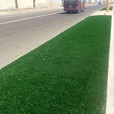 Césped artificial de paisajismo de 45 mm de altura de pelo con hilo de forma plana disponible en cualquier longitud requerida