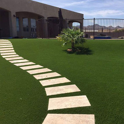 Césped artificial de patio de juego de 43 mm PU Césped artificial adhesivo para campos deportivos y áreas públicas