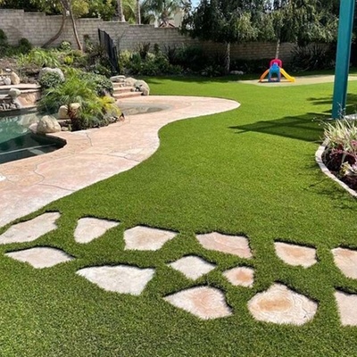 Césped artificial para patios de juego de 40 mm con densidad Dtex 11600 y 18900 utilizado para la decoración del paisaje