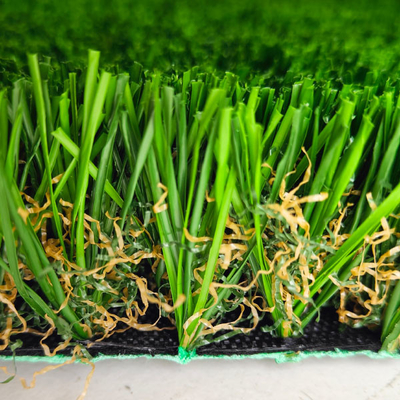 Parque de juegos versátil Césped artificial resistente a los rayos UV para jardinería y parque de juegos con látex verde SBR