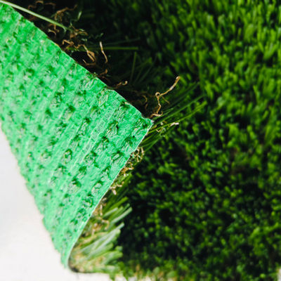 Césped sintético de alta densidad de 30 mm de espesor con recubrimiento Green Glue para paisajismo y jardines