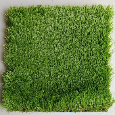 50MM Alturas de pila Personalizable Paisaje Hierba artificial PP Apoyo SBR Revestimiento de látexCon fácil instalación