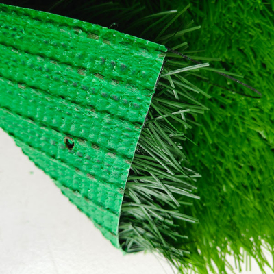 Deportes artificiales Césped verde 50 mm Resistencia a los rayos UV con respaldo PP + Leno y látex verde SBR