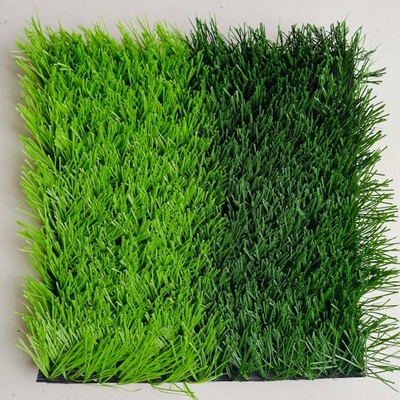 PP+Leno Apoyo 50mm Alturas de pila Césped artificial deportivo con bajo mantenimiento y dos colores En dos áreas