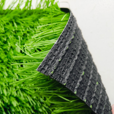 PP+Leno Apoyo 50mm Alturas de pila Césped artificial deportivo con bajo mantenimiento y dos colores En dos áreas