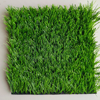 Césped de fútbol artificial de 60 mm fácil de instalar material de PE Astro Césped para el campo de fútbol y actividades al aire libre