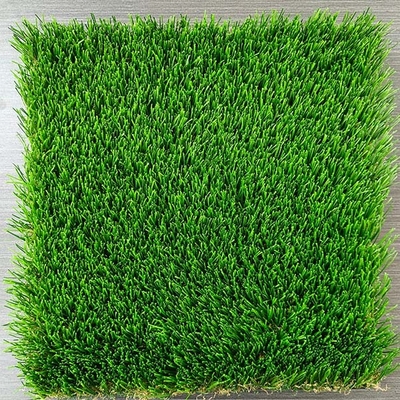 Hierba recta curvada de seda mezclada 16200 Dtex Paisaje Hierba artificial para ocio y decoración con 45 mm de altura de pila