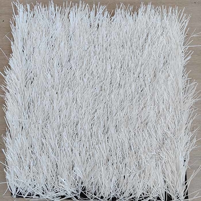 Césped de fútbol artificial blanco de 50 mm 12000 Dtex relleno necesario Césped sintético para campos de fútbol