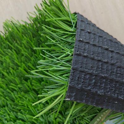 Césped artificial de plástico reciclado personalizado de 40 mm de altura de pila para eventos deportivos y espacios con bajo mantenimiento