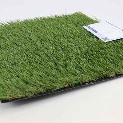 30 mm Alturas de pila Paisaje Hierba sintética 6700 Dtex Decoraciones Resistencia a los rayos UV