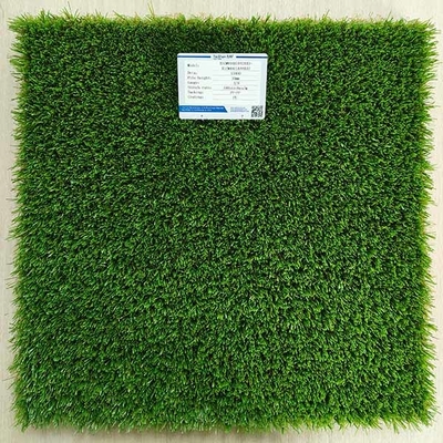 Adhesivo PU 28mm 13800 Dtex Paisaje Hierba artificial Double PP Backing Balcones patios traseros Decoraciones Resistencia a los rayos UV Bajo mantenimiento