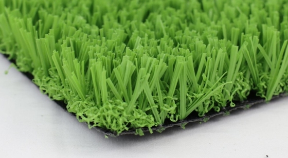 Césped artificial de 25 mm para patios de recreo