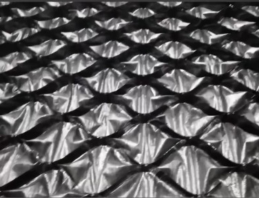 2025 Nuevo césped artificial sin relleno con esterco absorbente de golpes para deportes