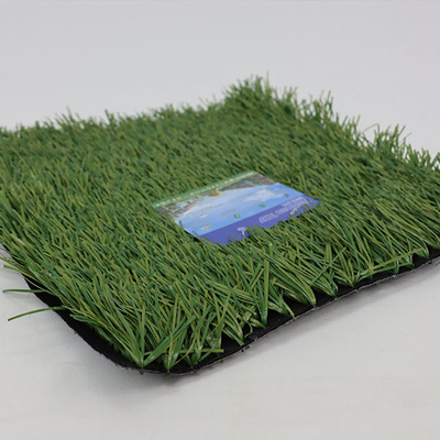 Césped artificial de fútbol de 50 mm estable y reforzado con tejido base de CPP + PP y adhesivo de látex