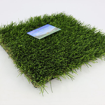 Césped para alfombras de paisaje de 10 mm-50 mm Certificado Césped sintético de calidad Césped artificial para jardín