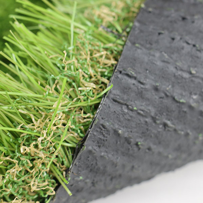 Césped de alfombra natural resistente a los rayos UV para exteriores de uso personalizado Césped artificial de 43 mm Césped de jardín sintético Césped artificial para paisajes