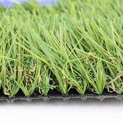 Césped artificial paisajístico con revestimiento de PU con doble certificación FIFA y FIH e hilo de forma plana para alta durabilidad